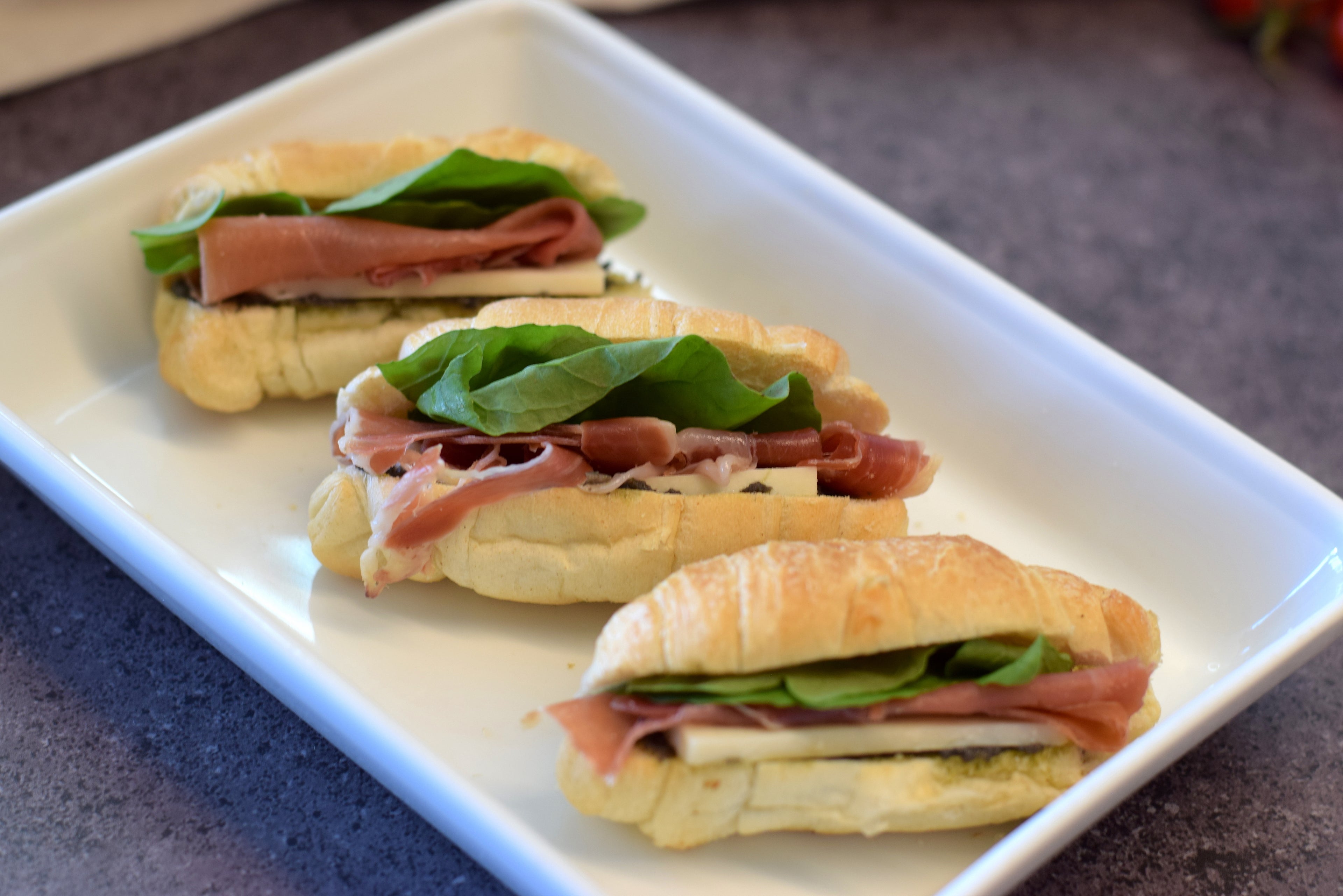 Mini Sandwich 10 unidades - Serrano a la cabra