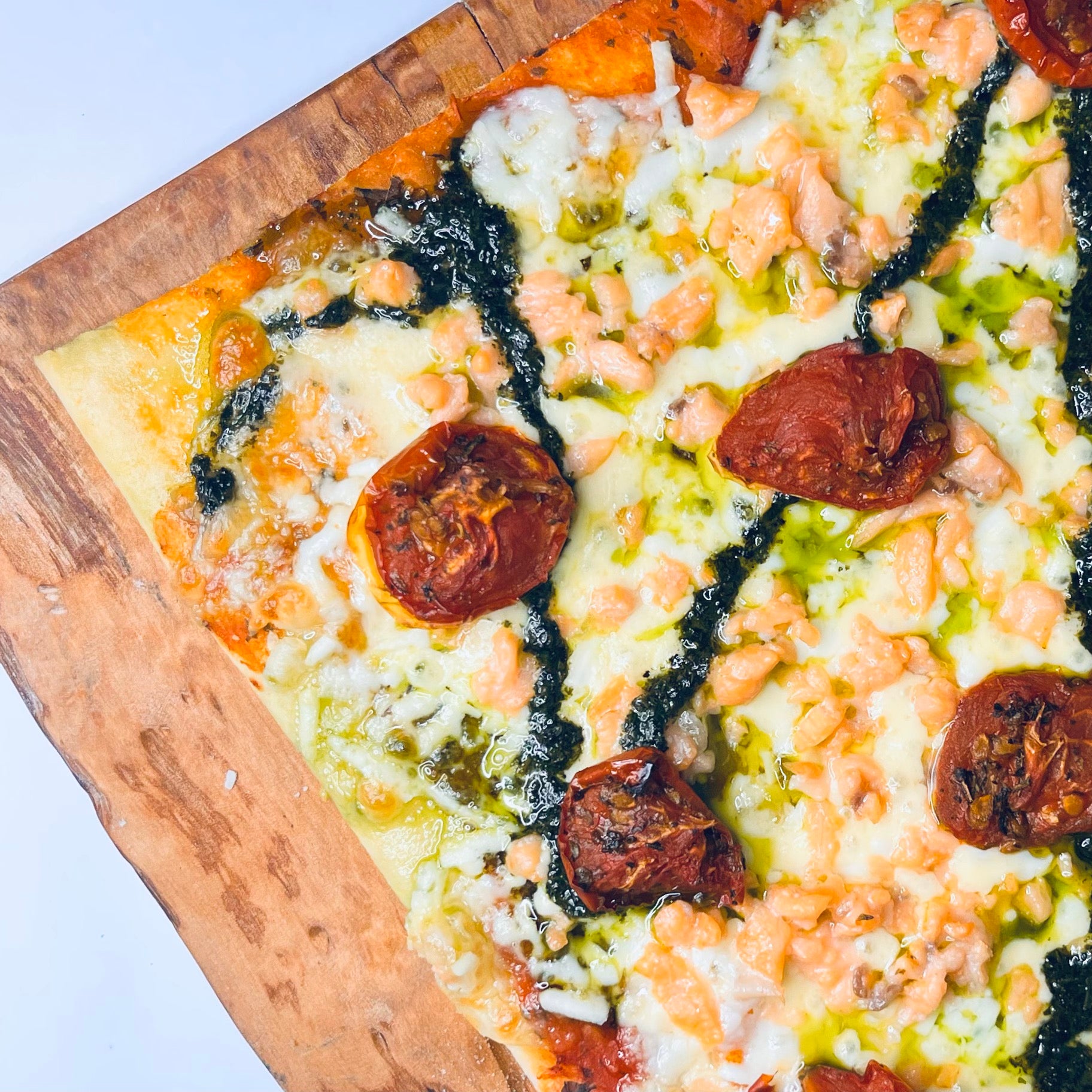 Pizza salmón ahumado a la cabra